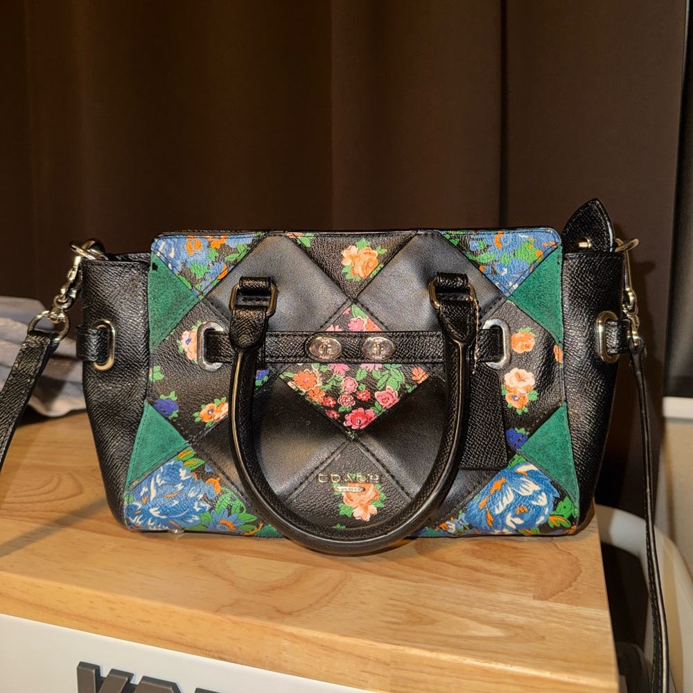 Coach mini Blake carryall crossbody